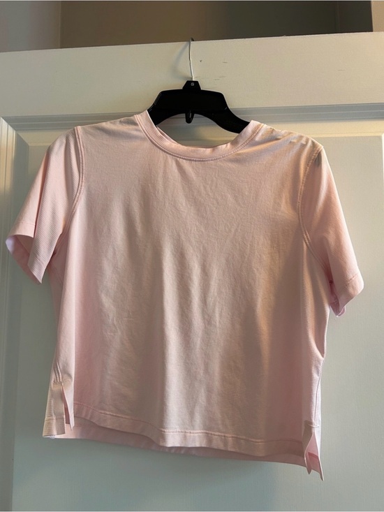 lululemon athletica Tops - lululemon athletica Light Pink Crop Top